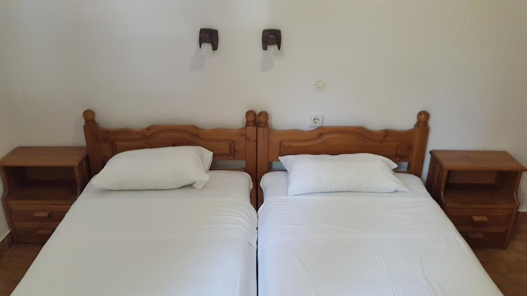 Stelios Rooms Палеохора Экстерьер фото