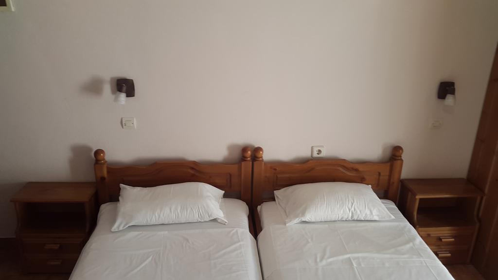 Stelios Rooms Палеохора Экстерьер фото