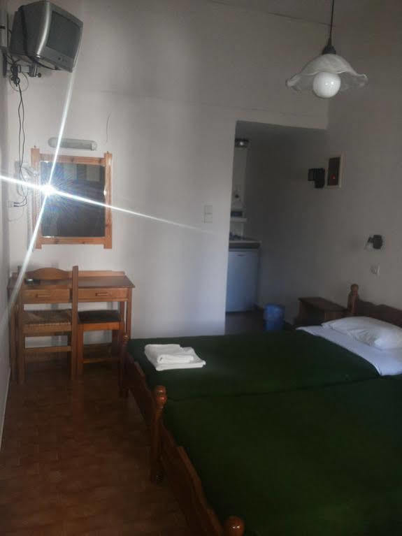 Stelios Rooms Палеохора Экстерьер фото