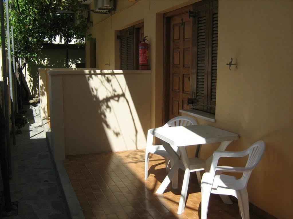 Stelios Rooms Палеохора Экстерьер фото